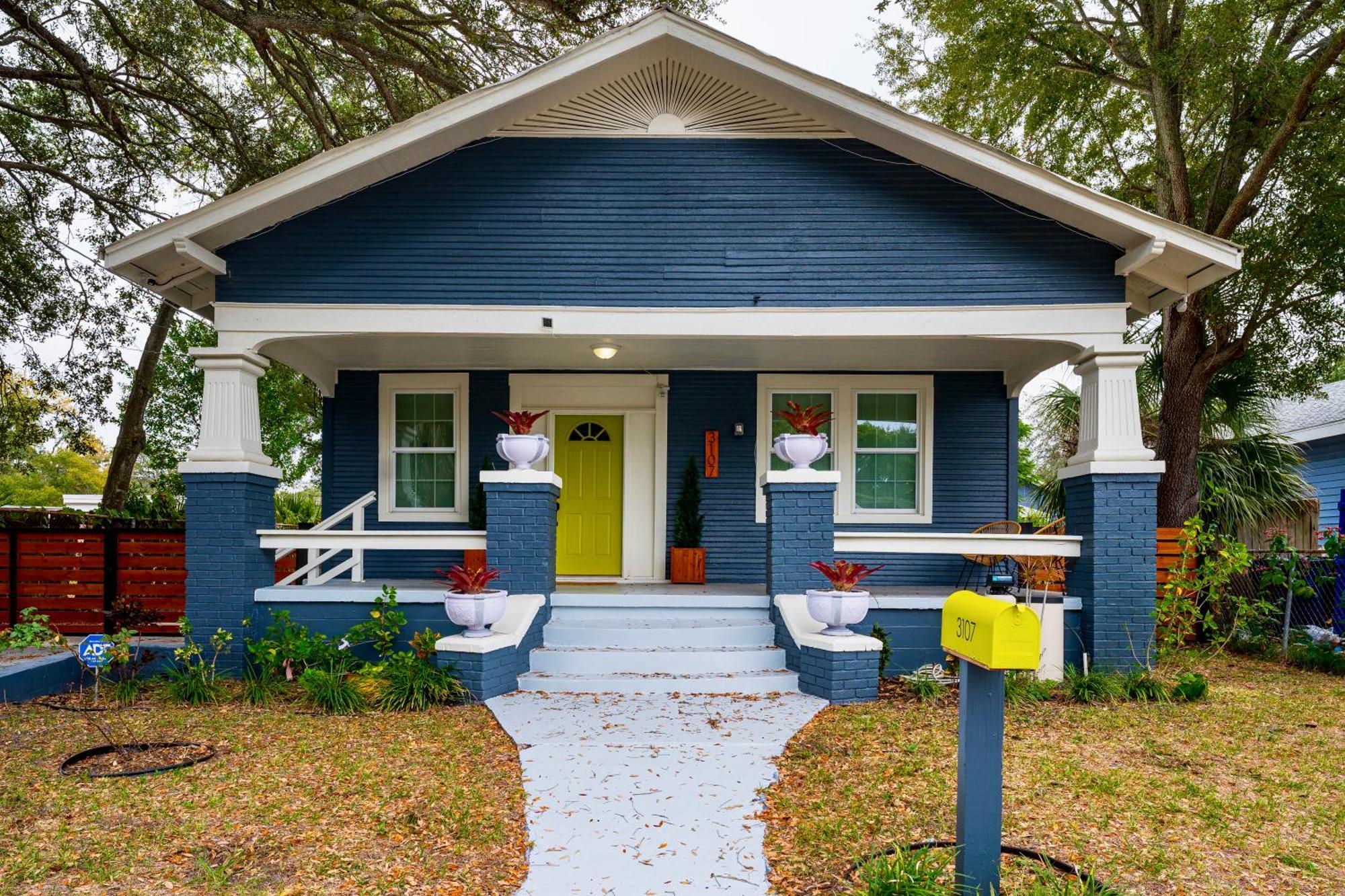 The Green Door In Ybor Tampa Exteriör bild